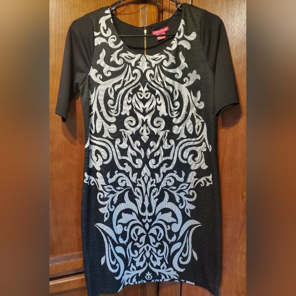 NWOT - Sunny Leigh black/white dress - SMALL